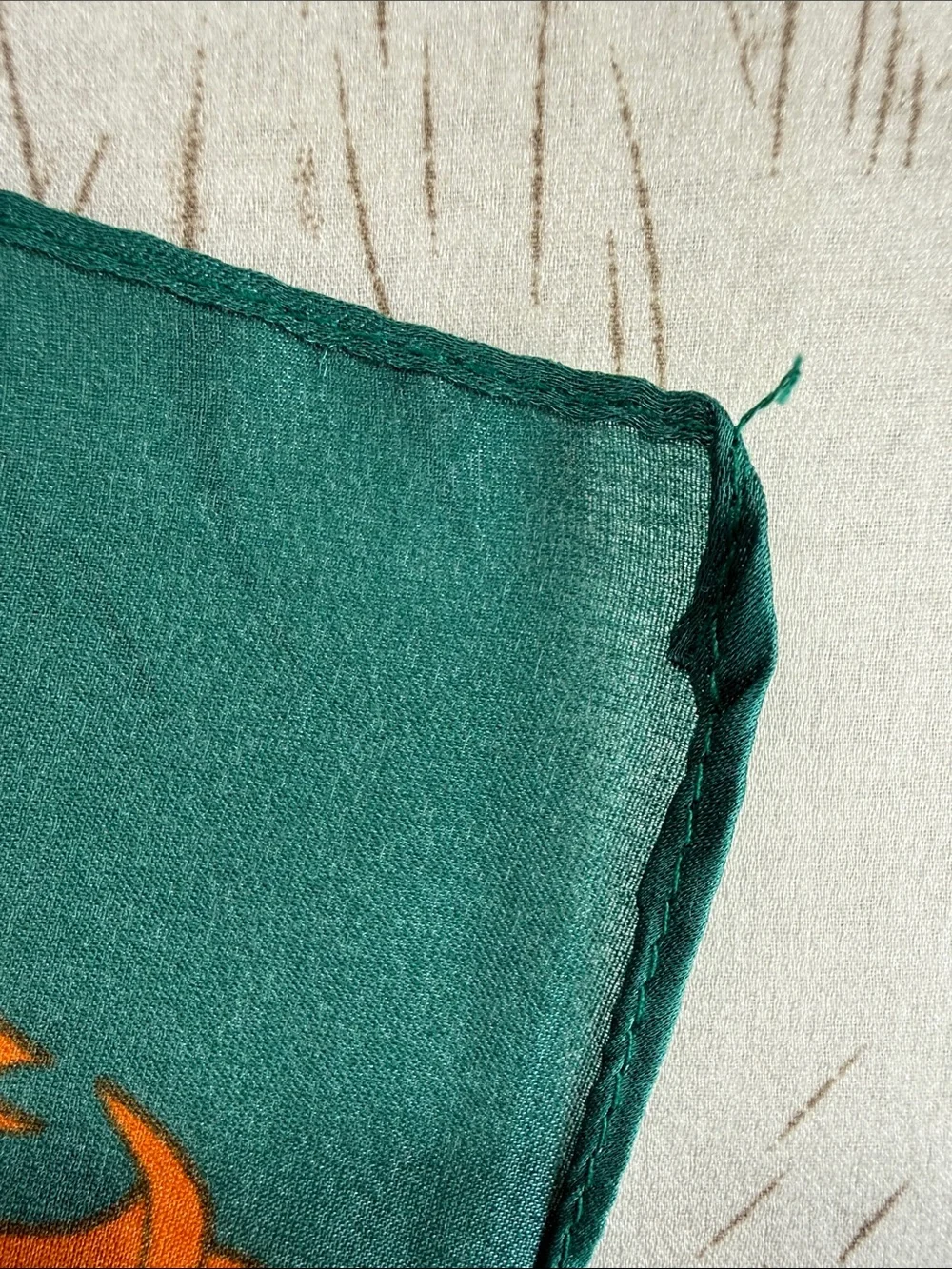 Novelty cat scarf green with black and white cat